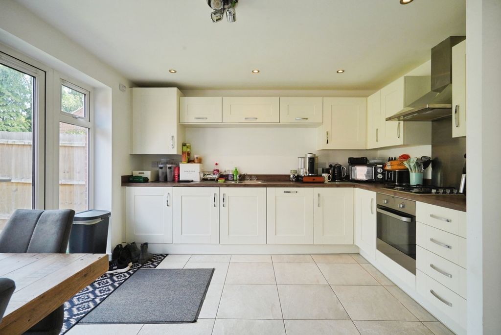 Property photo 3 of 24 Pbox-Img.Jpg