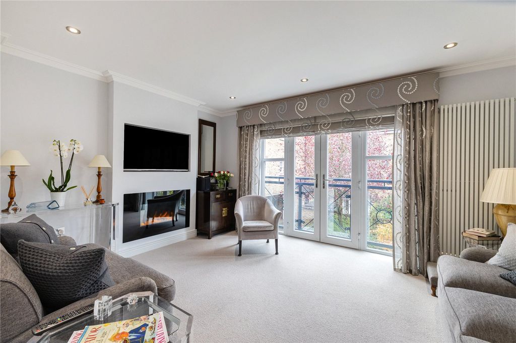 Property photo 2 of 15 Reception