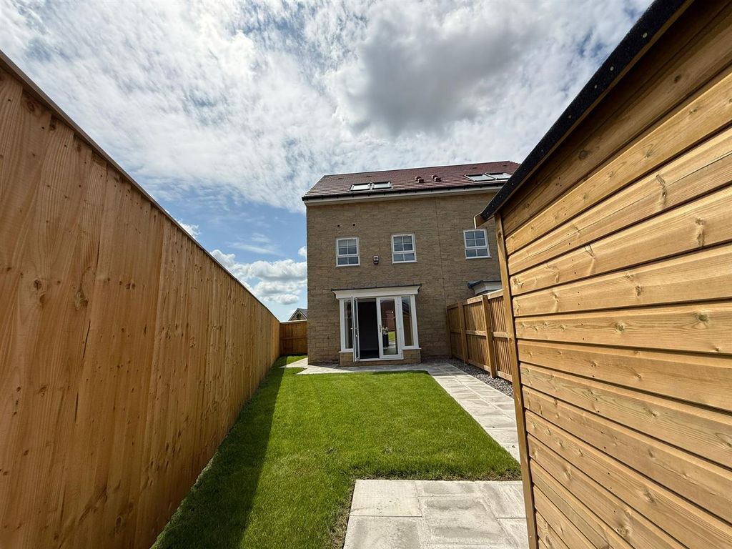 Property photo 2 of 12 26Abb9Bd-d930-402A-957E-89d62d821789.Jpg