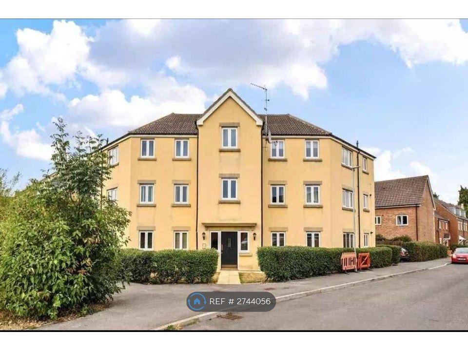 Property photo 1 of 16 Building Front