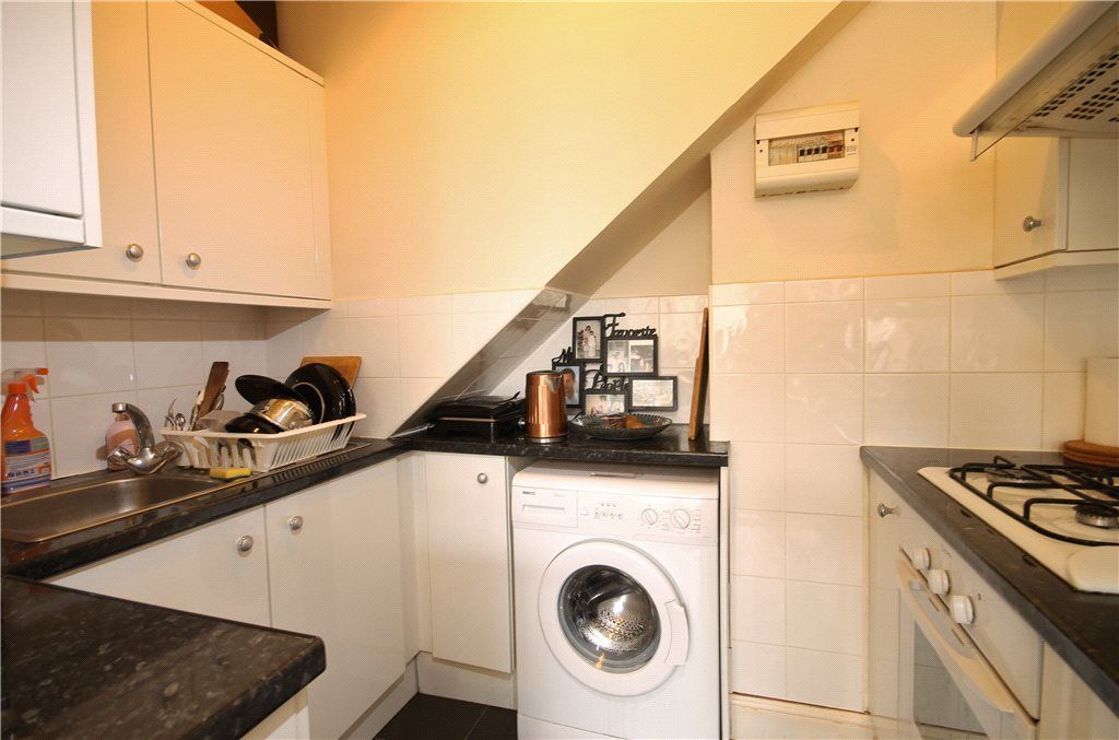 Property photo 3 of 7 Kitchen