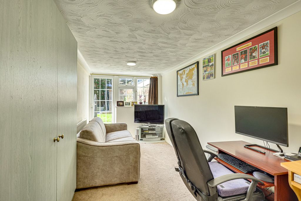 Additional image 12 of 6 bed detached house for saleChestwood Close, Billericay CM12