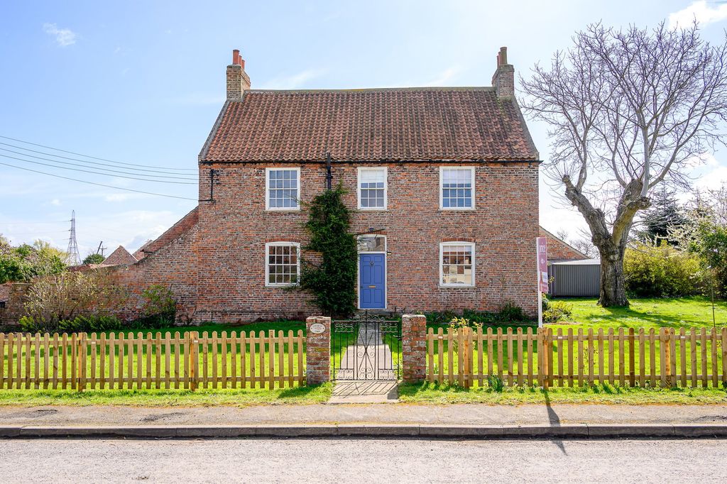 Property photo 1 of 21