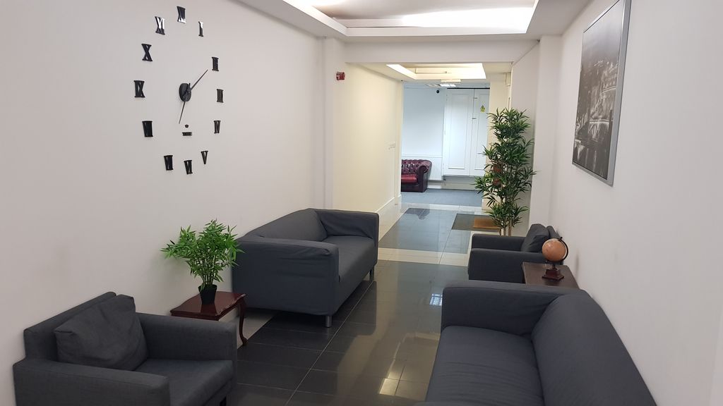 Property photo 2 of 11 Waiting Area