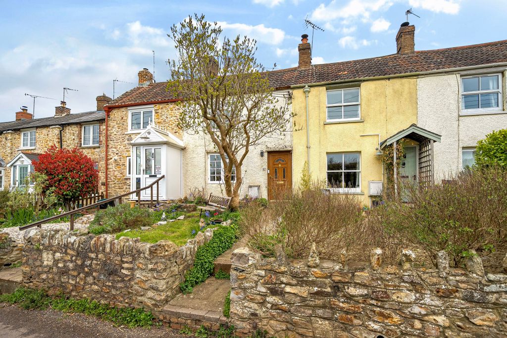 Property photo 1 of 22 .