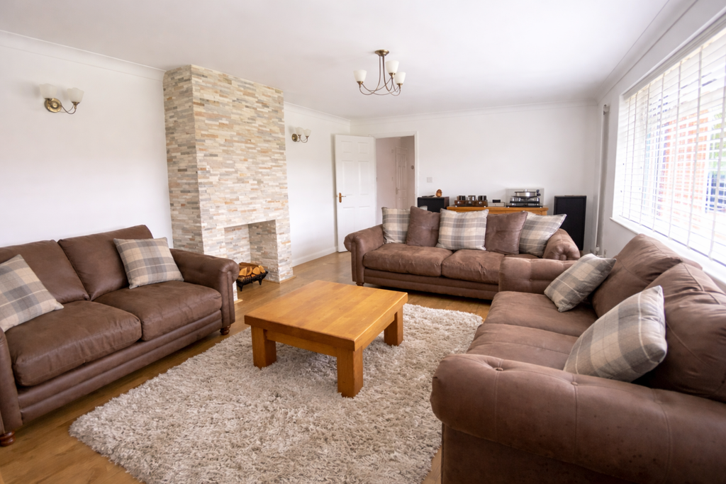 Property photo 3 of 37