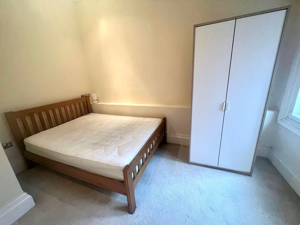 Property photo 3 of 4