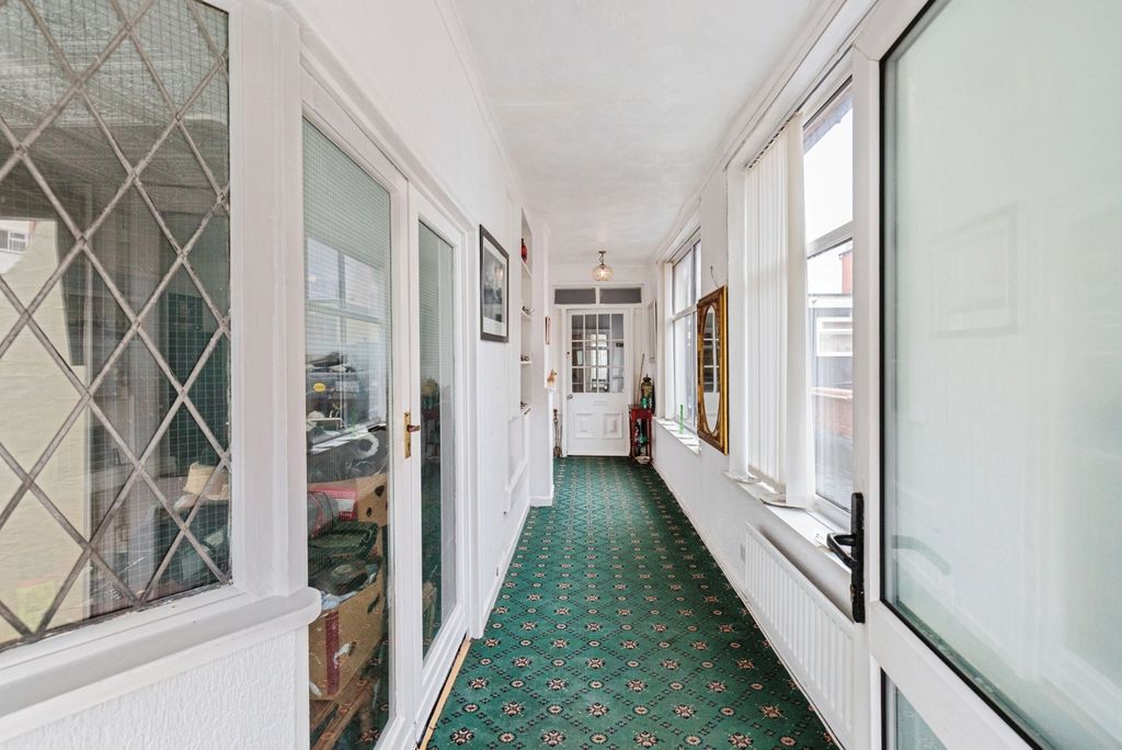 Property photo 2 of 33 Pbox-Img.Jpg