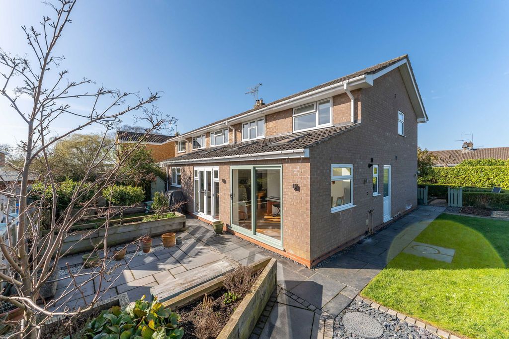 Property photo 3 of 27