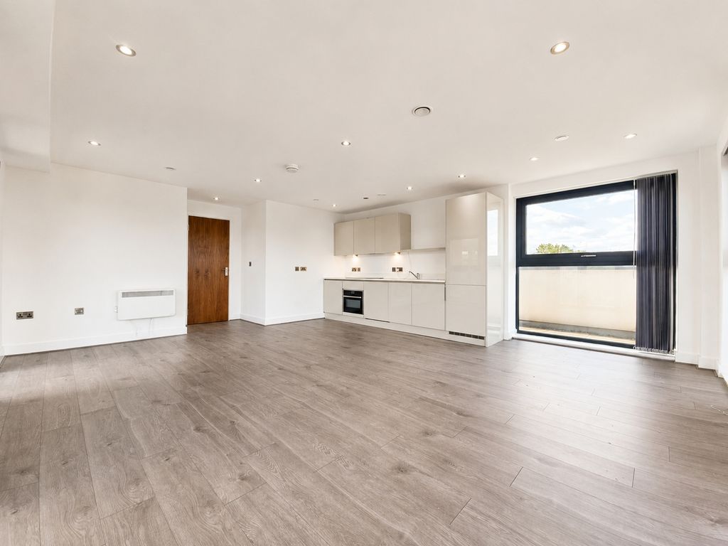 Property photo 3 of 11 Living Kitchen