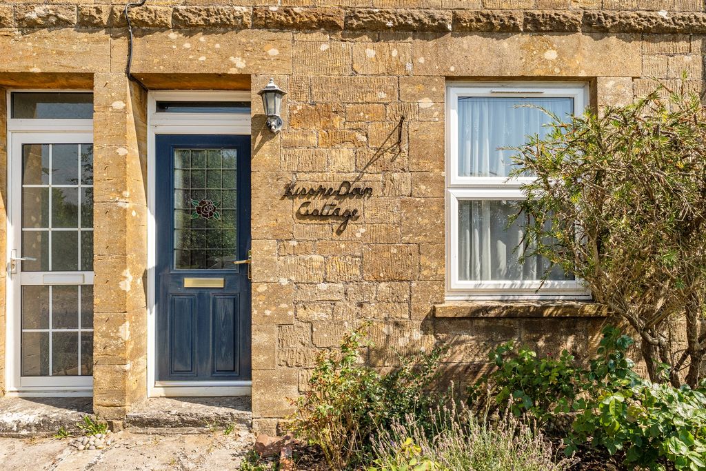 Property photo 2 of 18