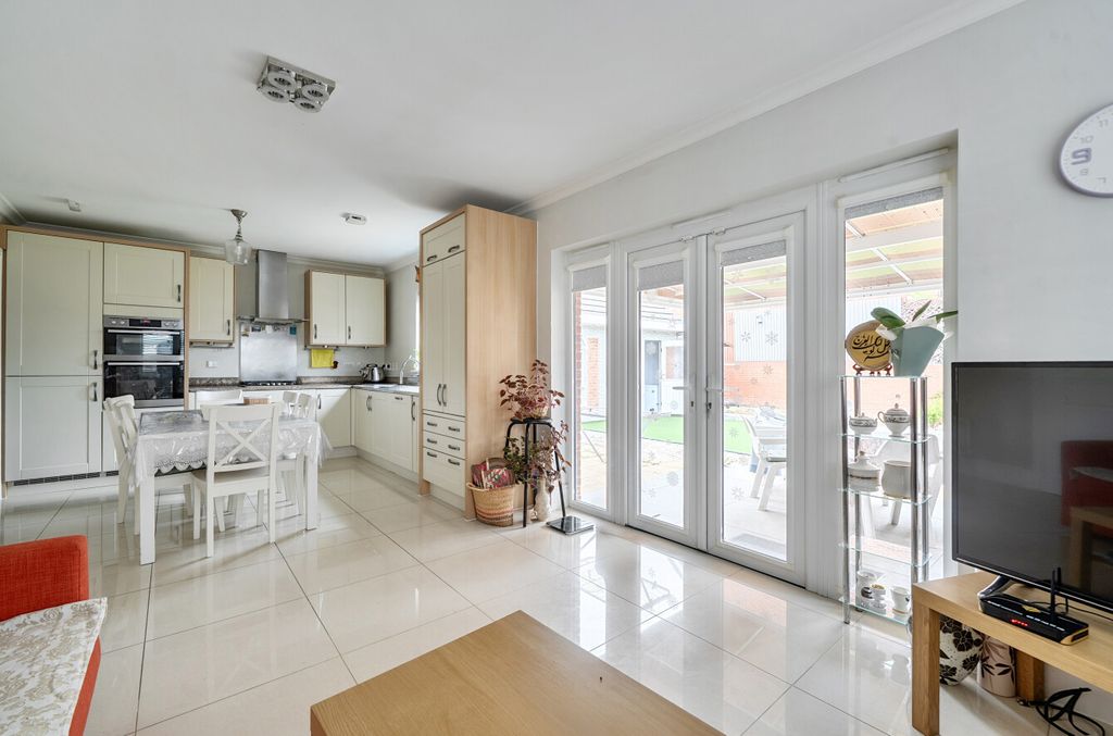 Property photo 2 of 20 1-6A84E7690Be56-1...