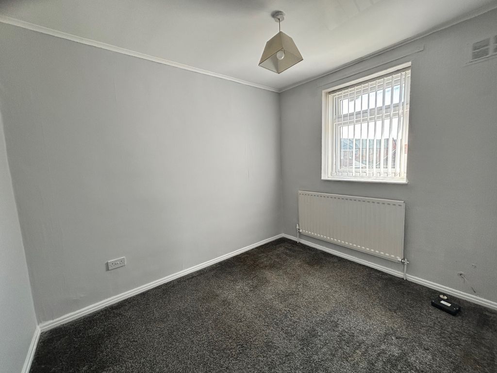 Property photo 2 of 8 Gallery