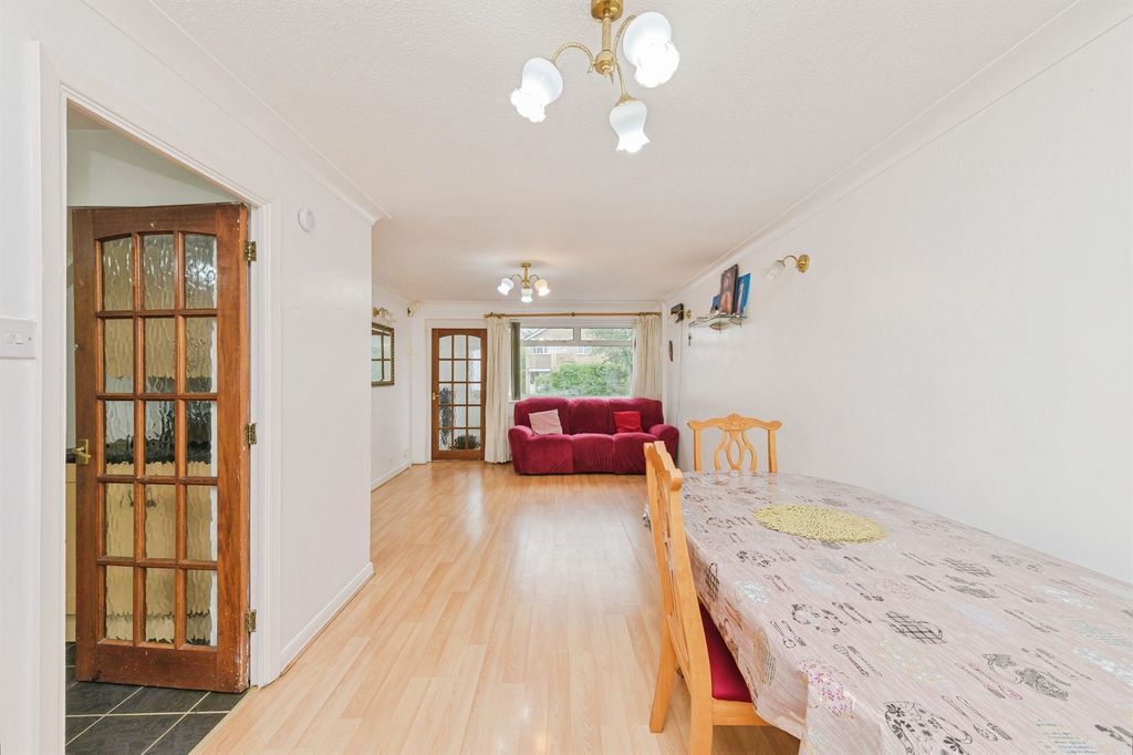 Property photo 2 of 19