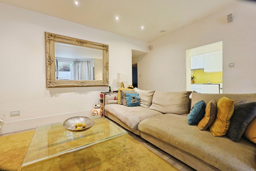 Property photo 3 of 17