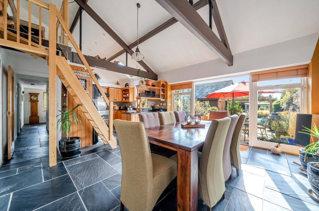 Property photo 3 of 14 Dining/Kitchen