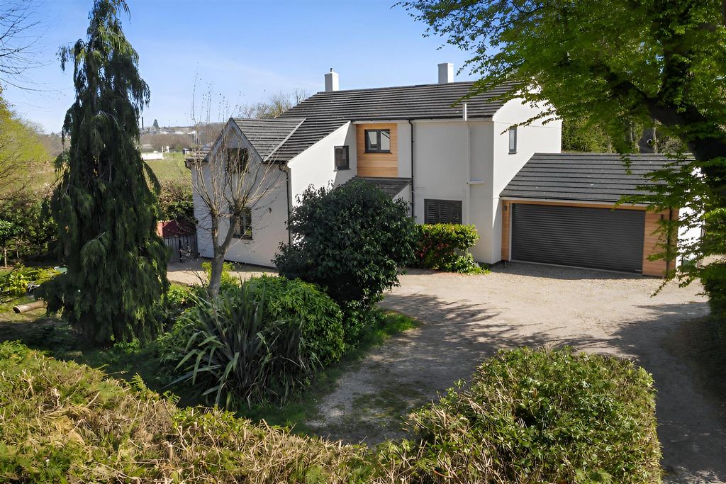 Property photo 1 of 24 Front