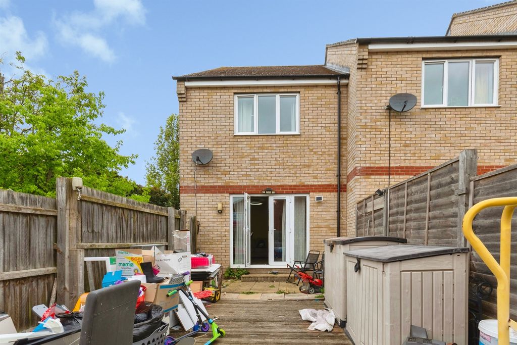 Property photo 3 of 12