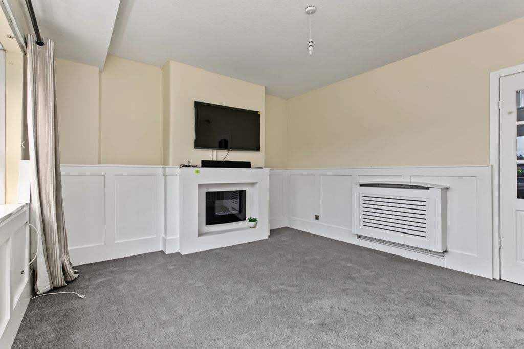 Property photo 3 of 16 Property Image 3