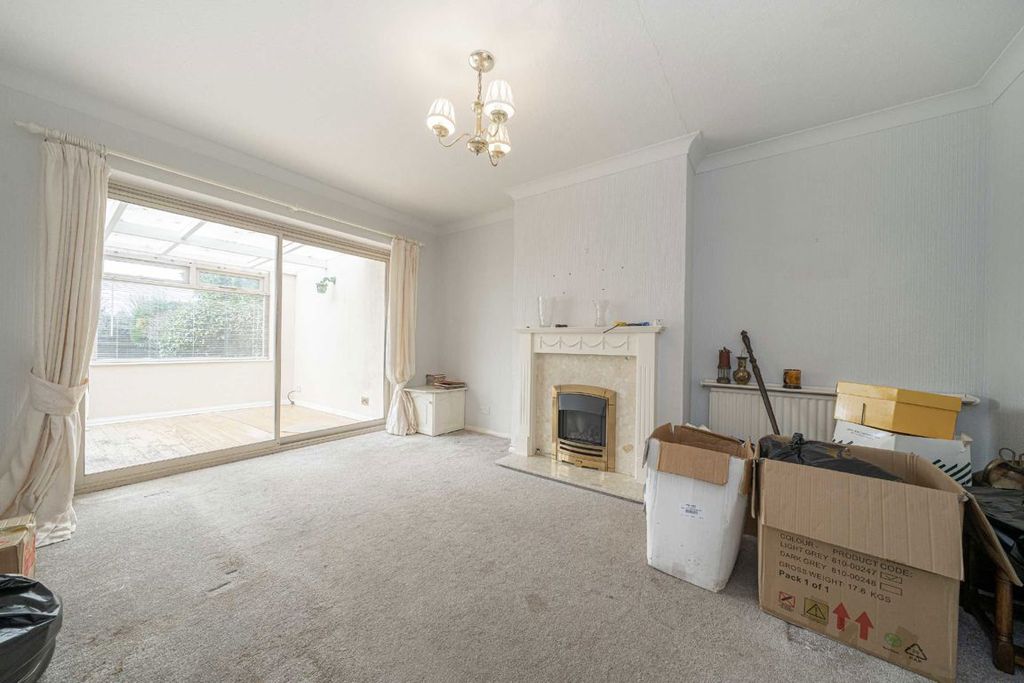 Property photo 3 of 6