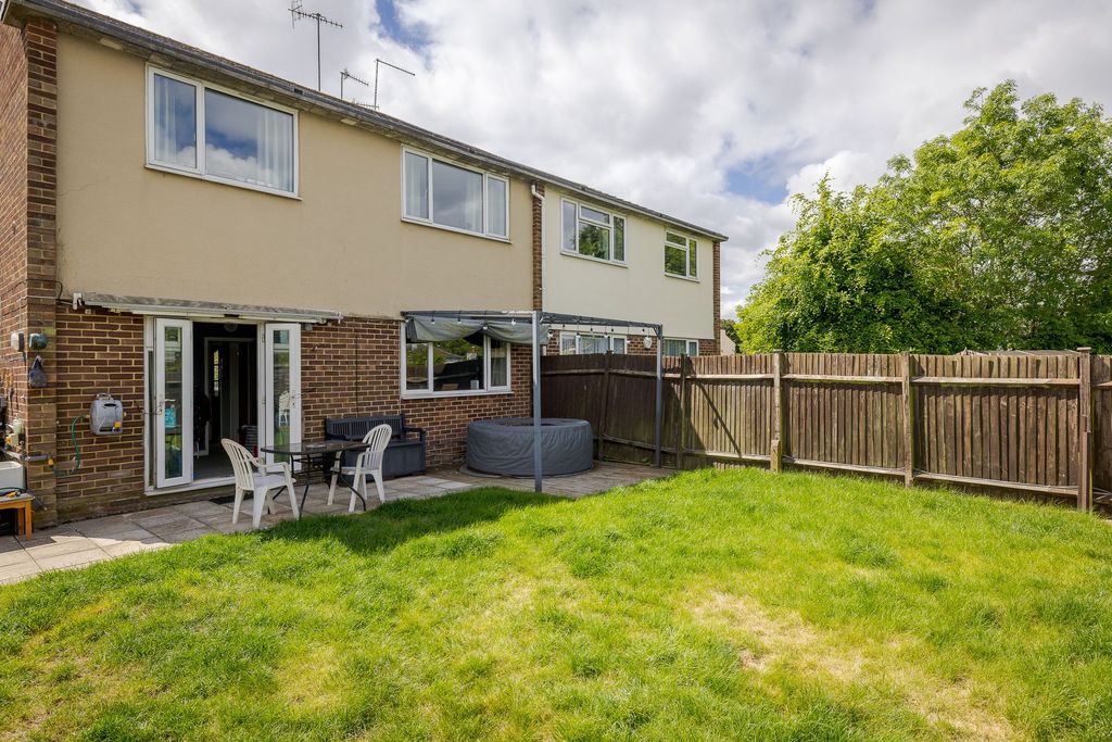 Additional image 9 of 2 bed maisonette for saleOxted Road, Godstone RH9