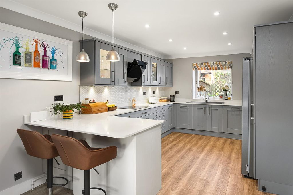 Property photo 2 of 16 Kitchen