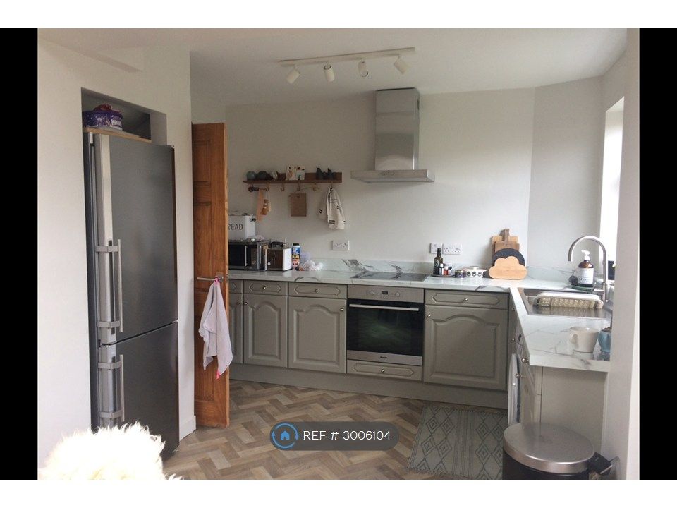 Property photo 2 of 27