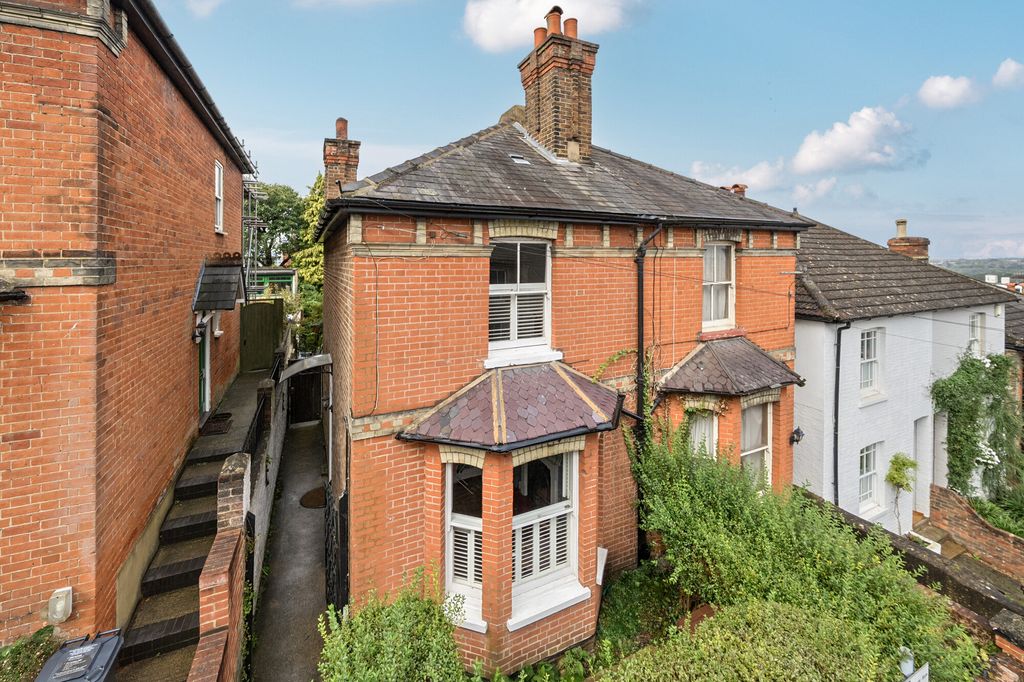 Property photo 1 of 9