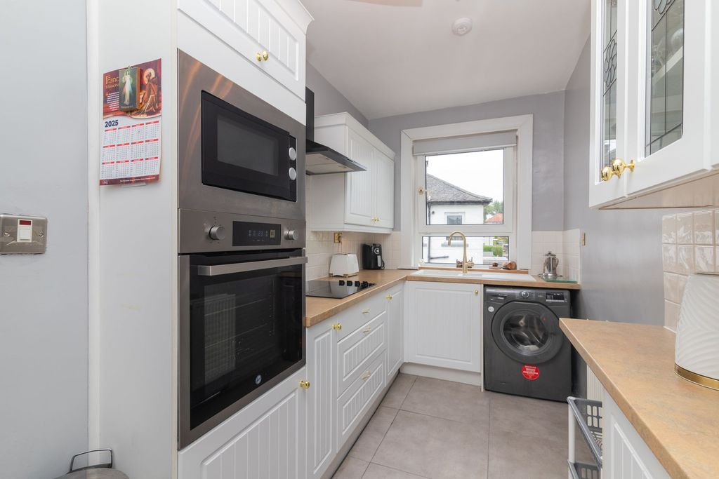 Property photo 2 of 22 Kitchen