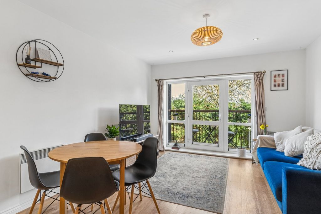 Property photo 3 of 21