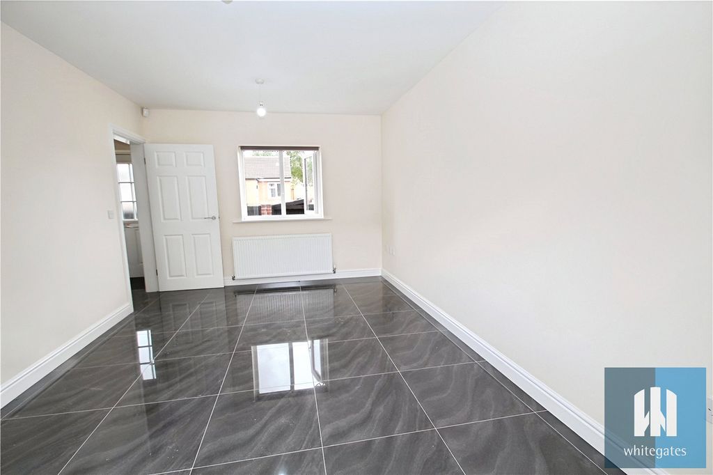 Property photo 3 of 22 Picture No. 17