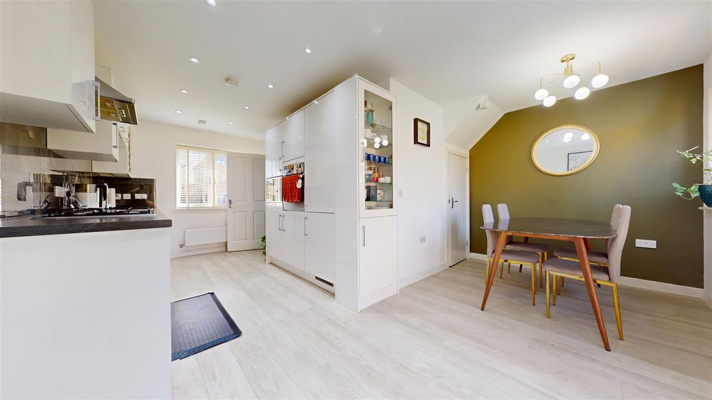 Property photo 3 of 17 04092026_171351.Jpg