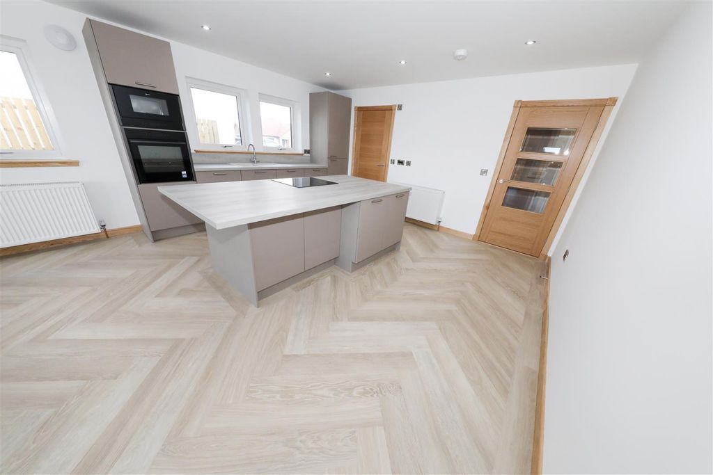 Property photo 2 of 24 E