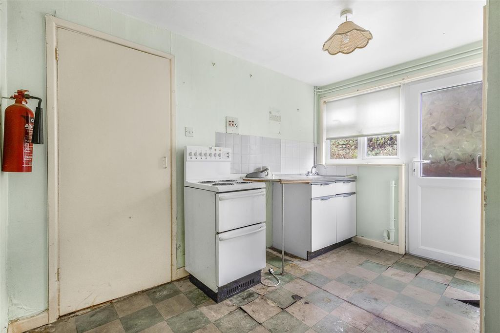Property photo 3 of 15 Kitchen