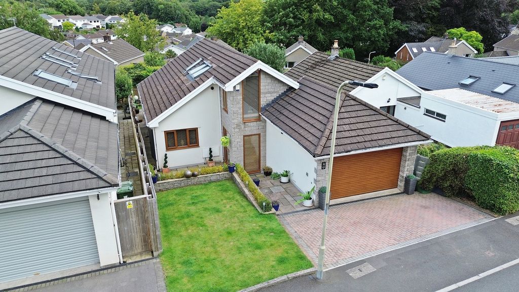 Property photo 1 of 33 Main Image