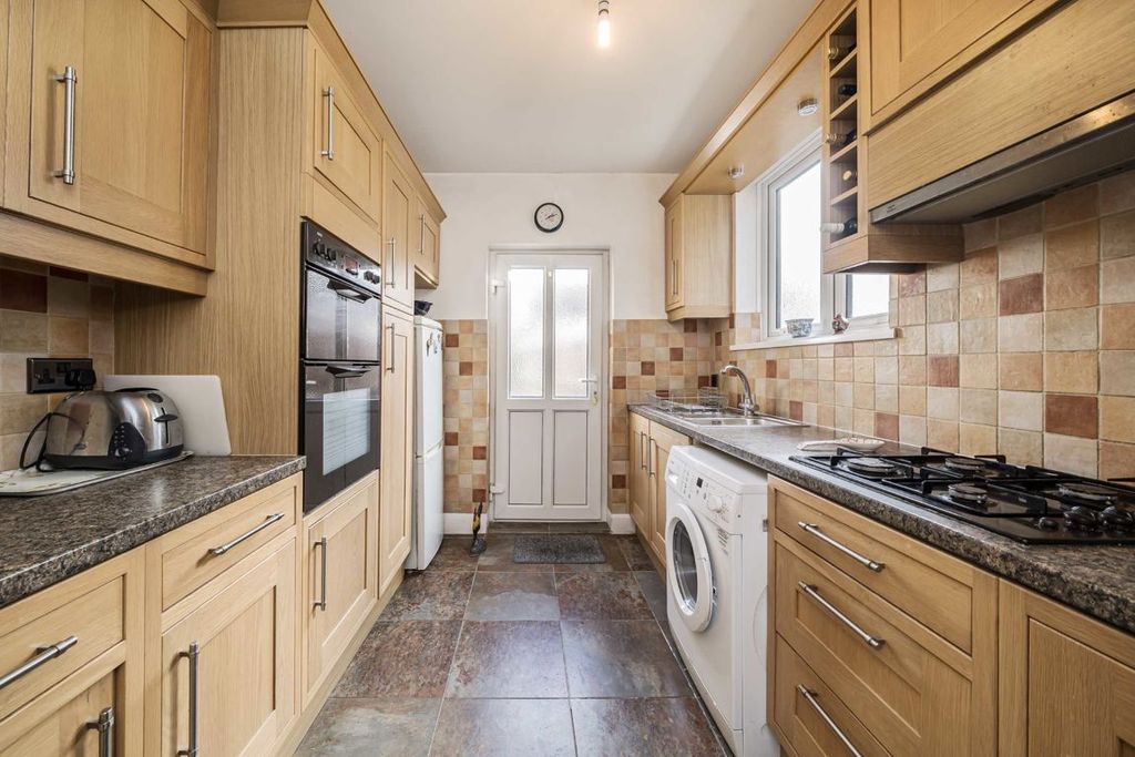 Property photo 3 of 8