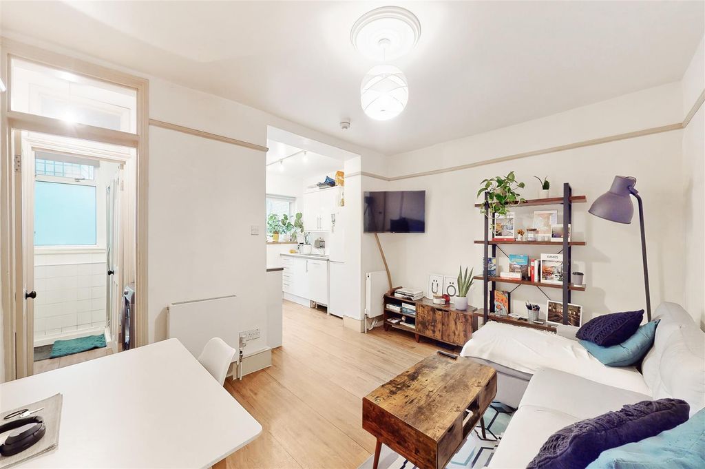 Property photo 2 of 14 Basement Flat 44 Grove Road - Hed2M04Yltc660Gm2Hhm