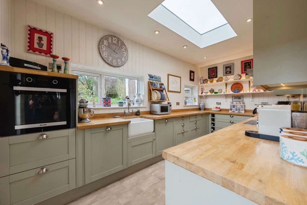 Property photo 2 of 20 Pbox-Img.Jpg