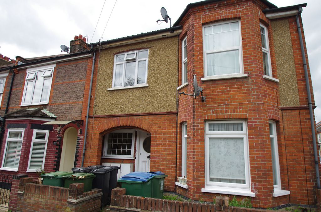 Property photo 1 of 5