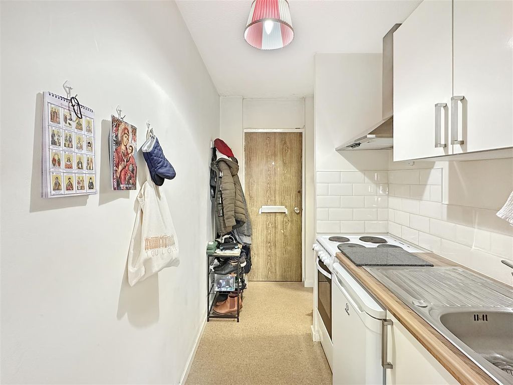 Property photo 3 of 10 Img (3).Jpg