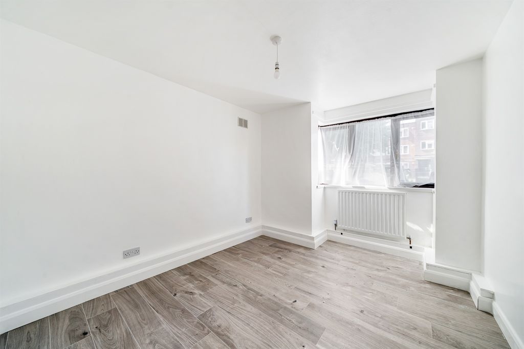 Property photo 3 of 9 Bedroom 1