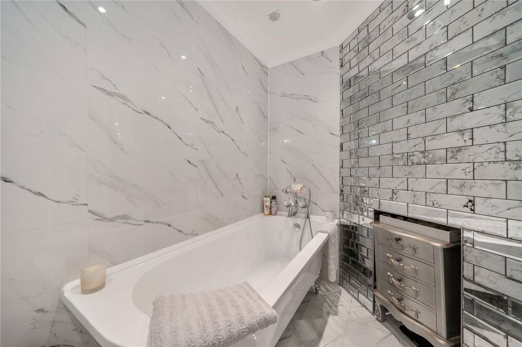 Additional image 25 of 4 bed detached house for saleChase Green Avenue, Enfield EN2