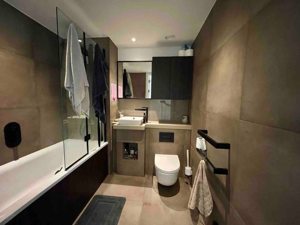 Property photo 3 of 6