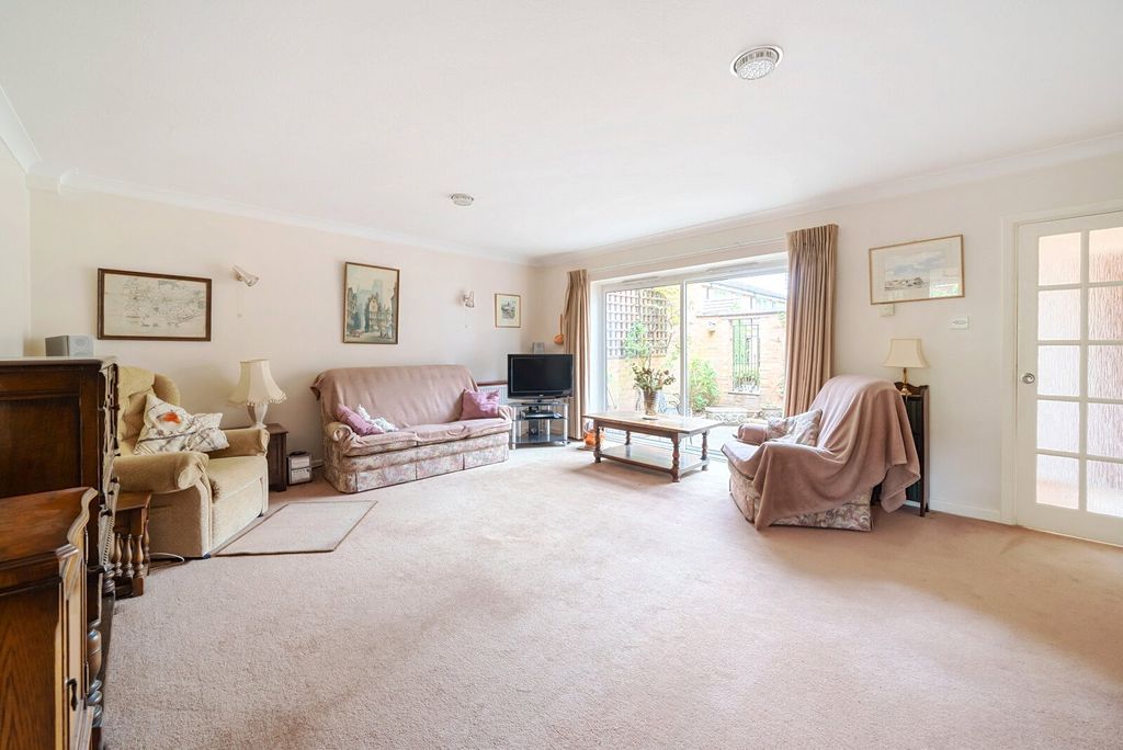 Property photo 3 of 20 Picture No. 12
