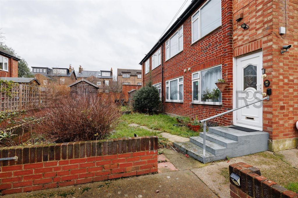 Property photo 2 of 17