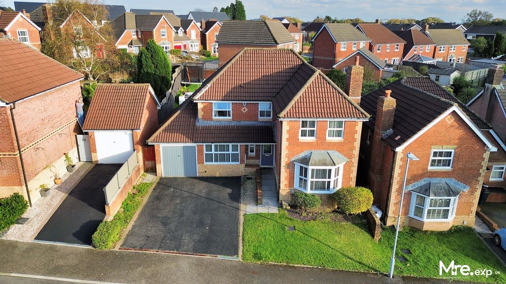 Property photo 1 of 28