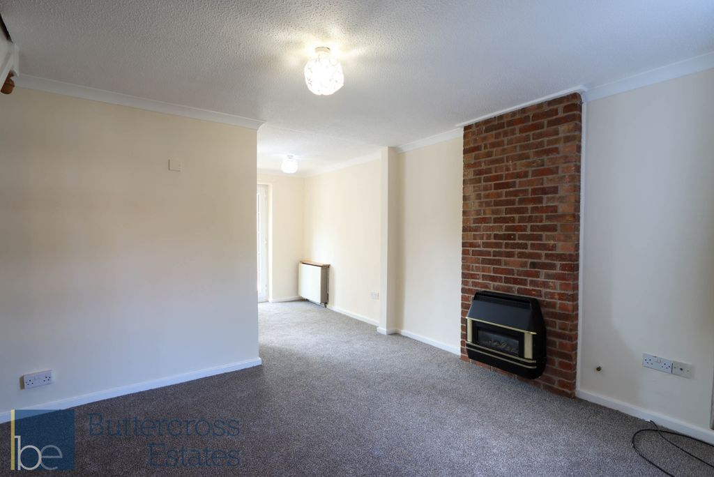 Property photo 3 of 15 Living Room