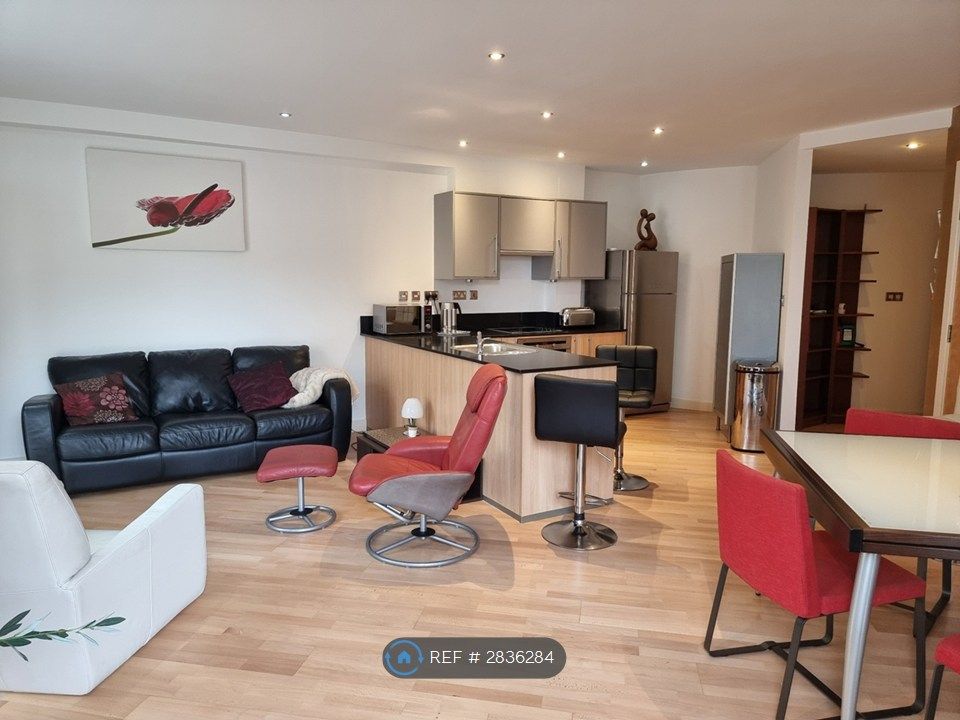 Property photo 2 of 25