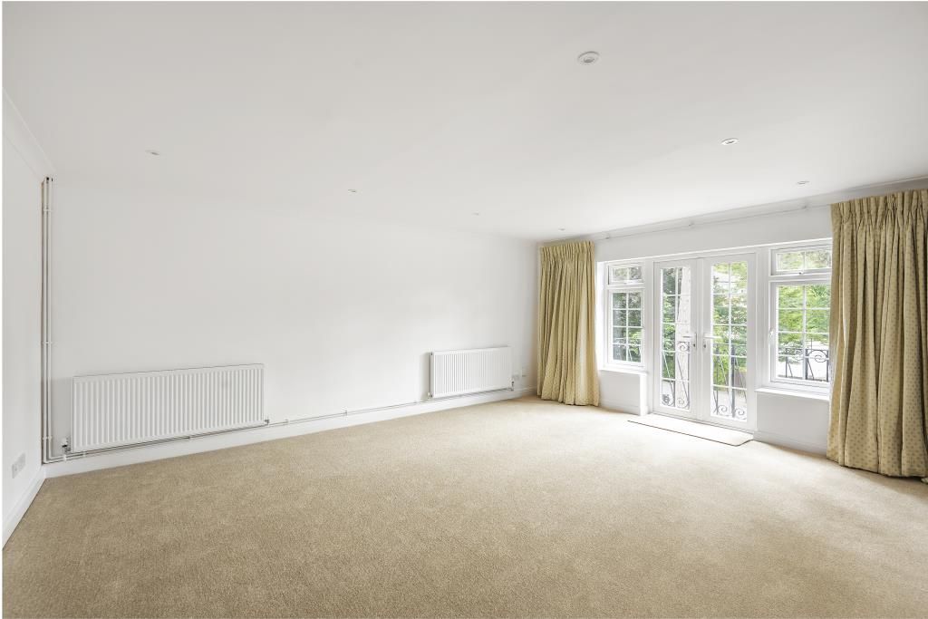 Property photo 2 of 11 Reception