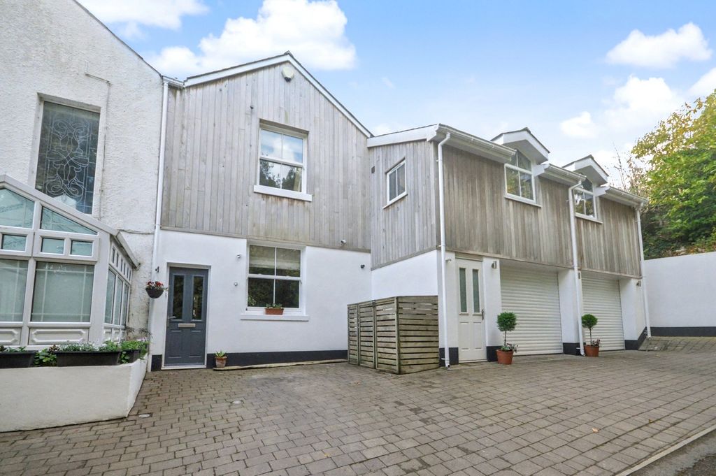 Property photo 1 of 29 Exterior